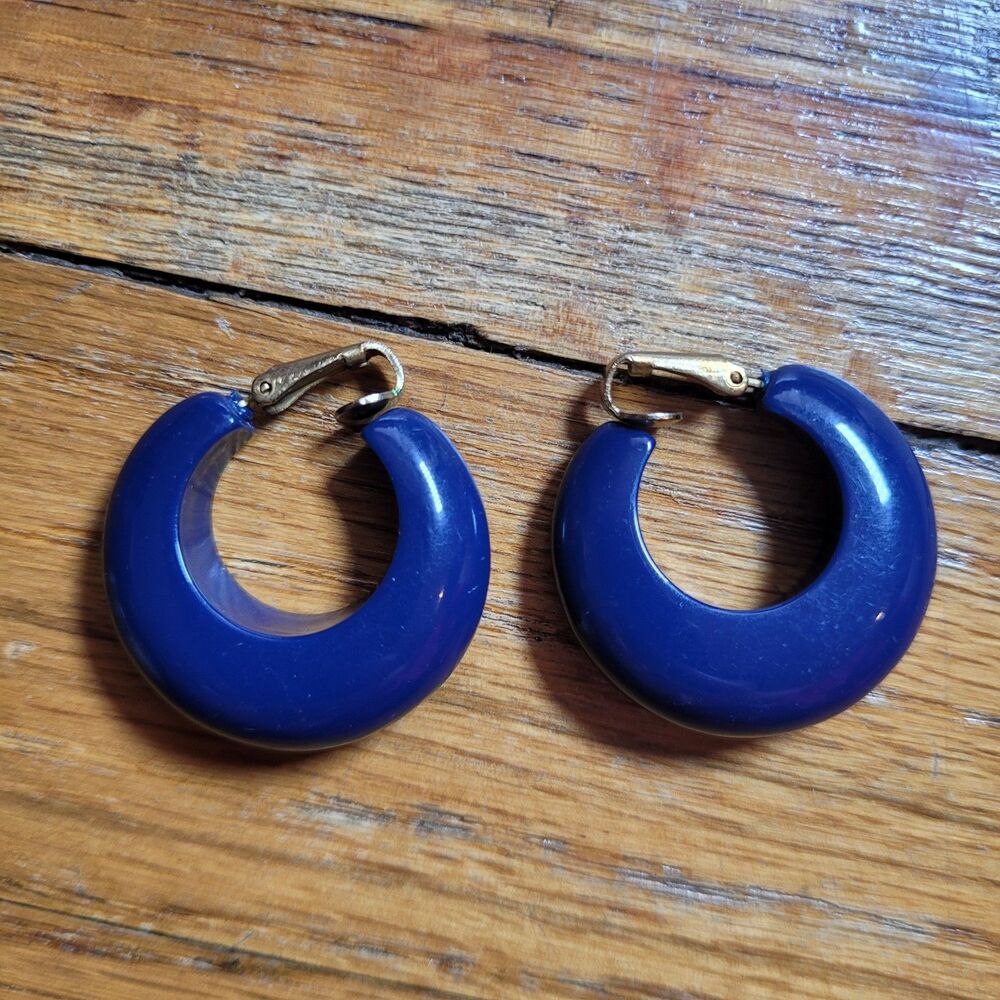 Navy Blue Clip-On Earrings Vintage Unsigned Jewelry Gold Tone Clip On